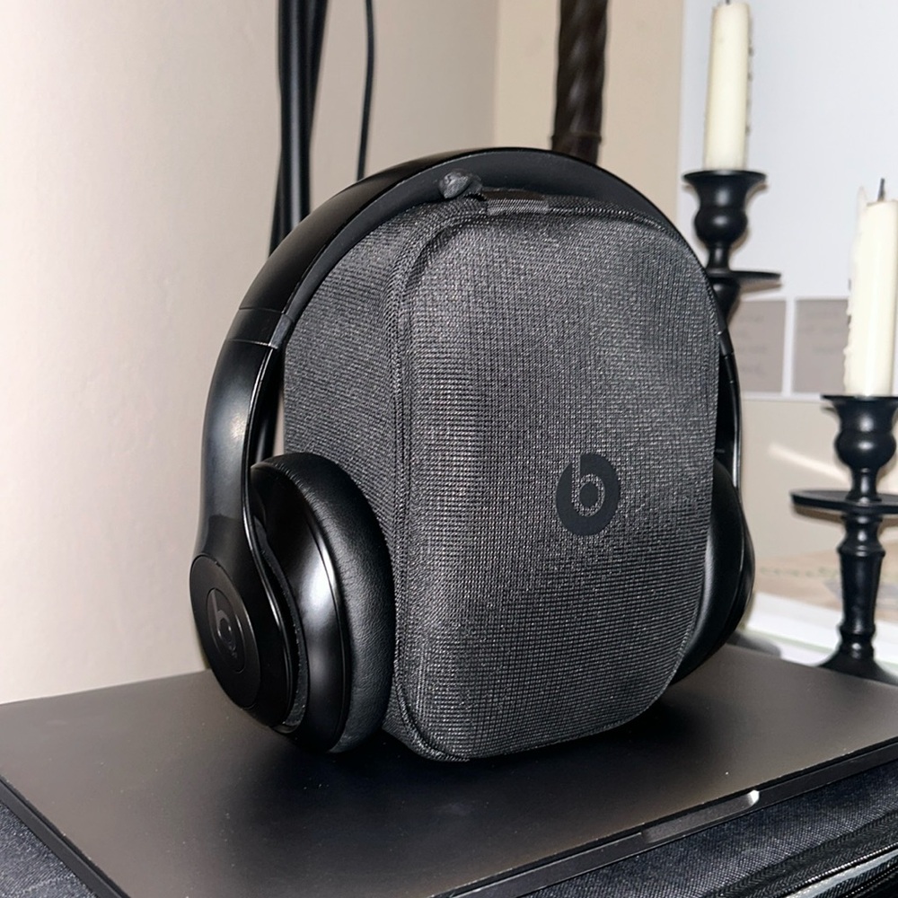 APPLE WIRELESS BEATS STUDIO PRO